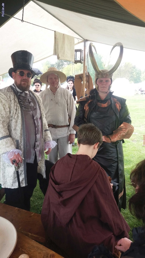 http://duopessulantus.de/php/pixlie/cache/vs_Mittelalter%20Phantasiem%E4rkte_20170513_141715.jpg